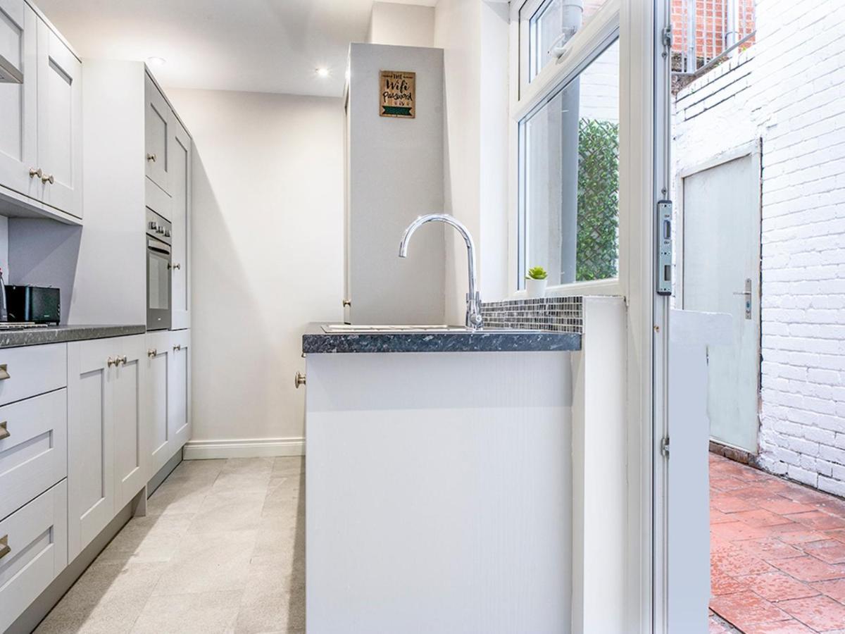 Pass The Keys Beautiful 4Br Restored Red Brick Cafes And Park Belfast Esterno foto
